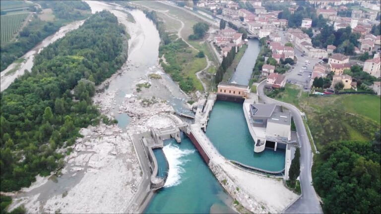 il fiume piave a nervesa - diga canale della vittoria